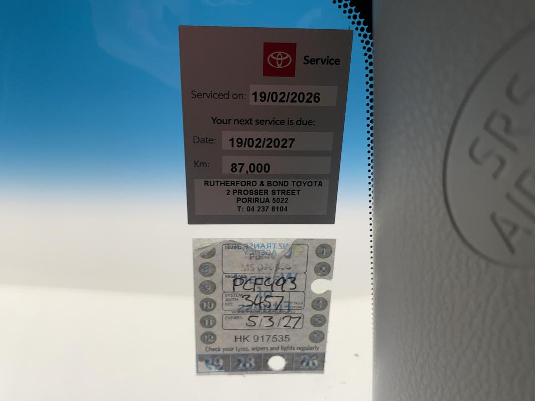 Photo '34' of Toyota Camry