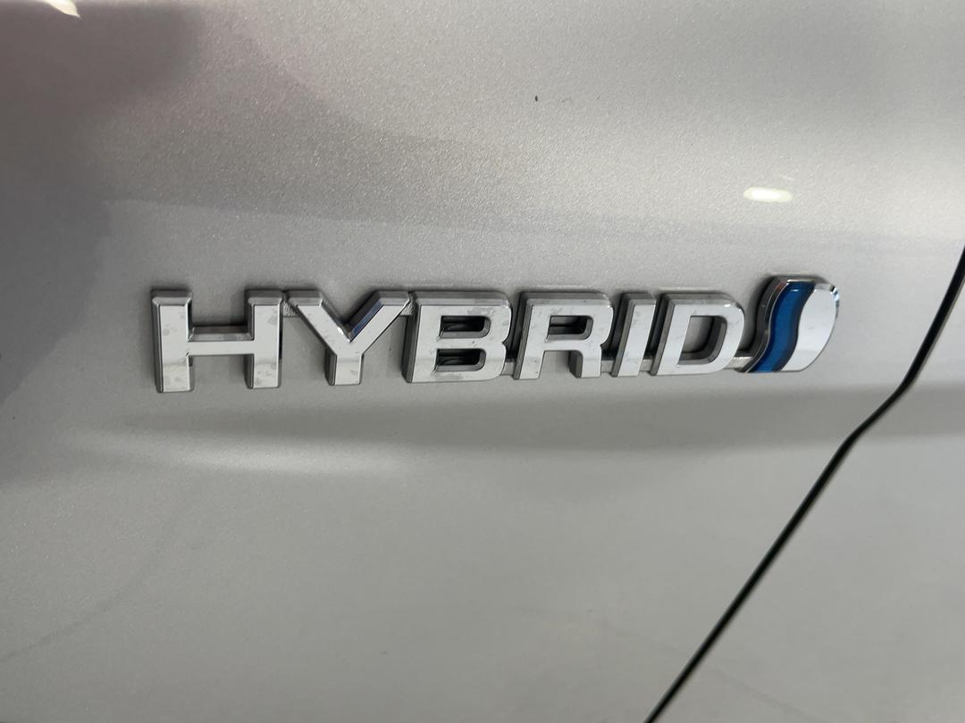 Photo '36' of Toyota Camry