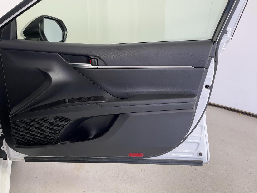 Photo '15' of Toyota Camry