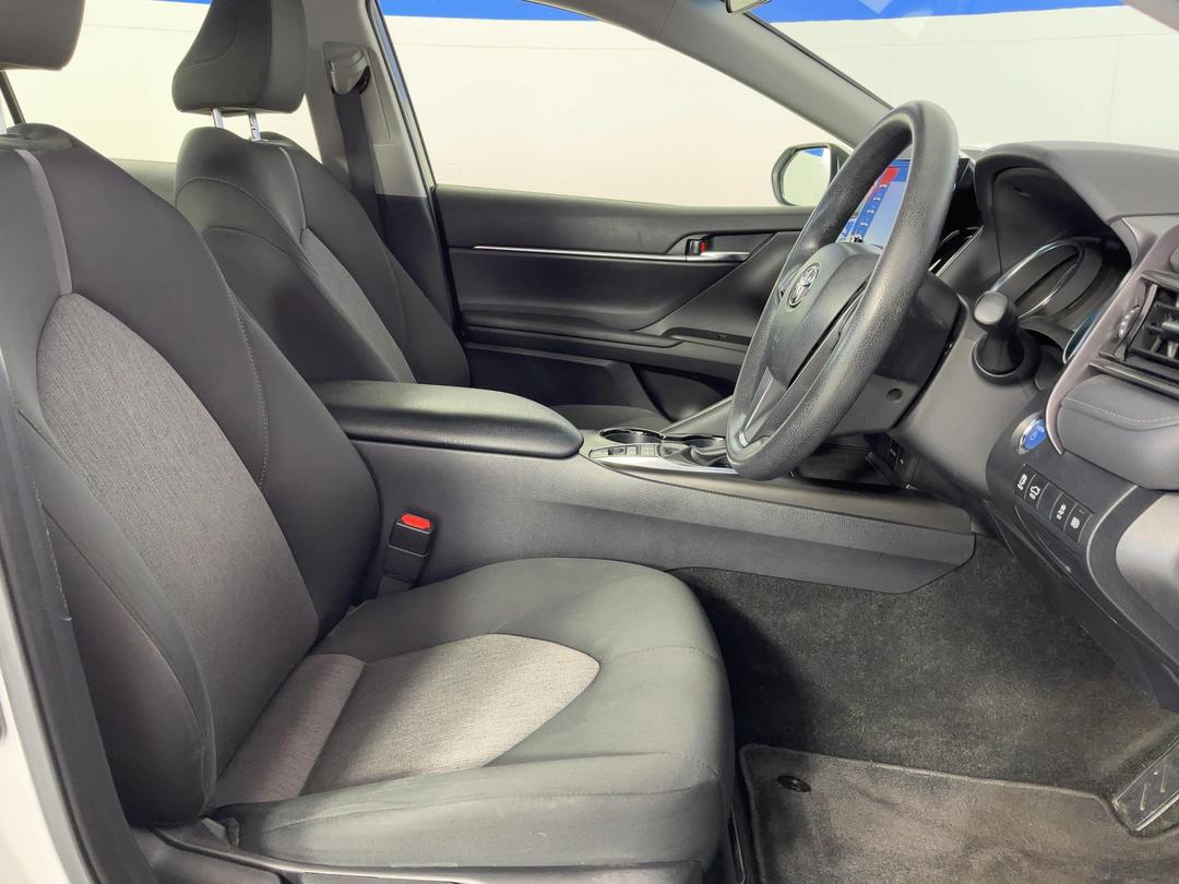 Photo '16' of Toyota Camry