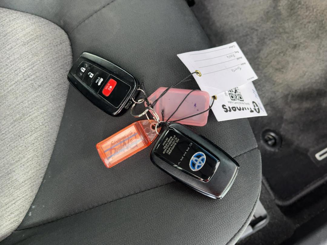 Photo '22' of Toyota Camry