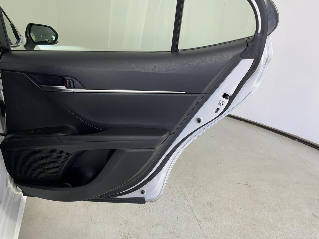 Photo '19' of Toyota Camry