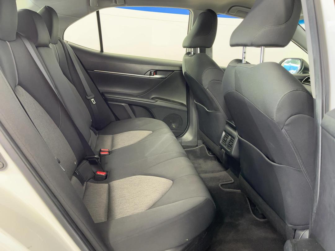 Photo '20' of Toyota Camry