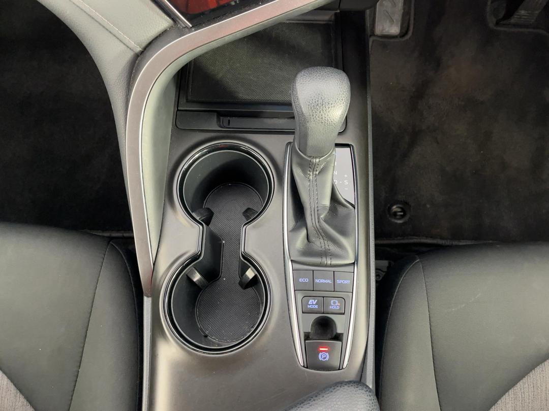 Photo '18' of Toyota Camry