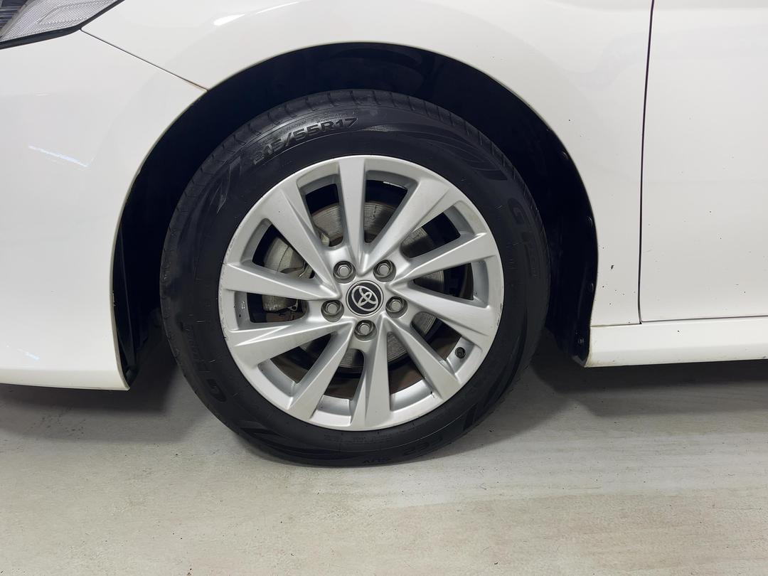Photo '10' of Toyota Camry