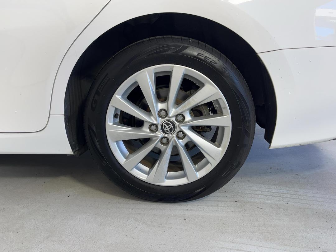 Photo '11' of Toyota Camry