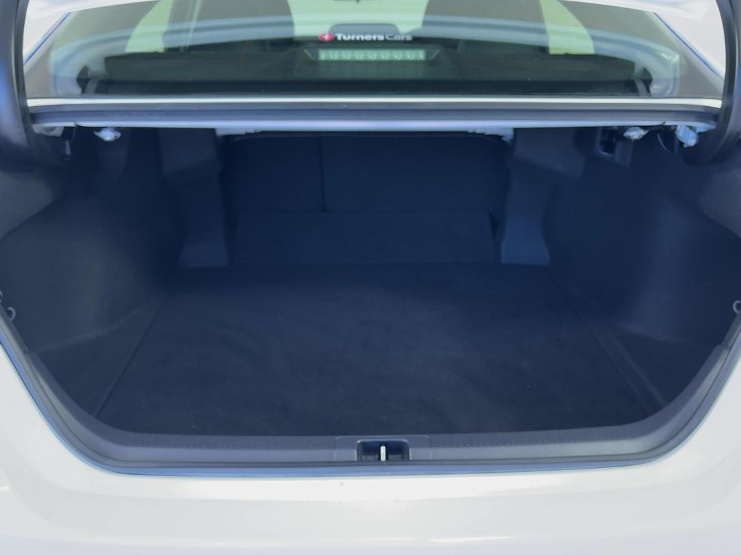Photo '14' of Toyota Camry
