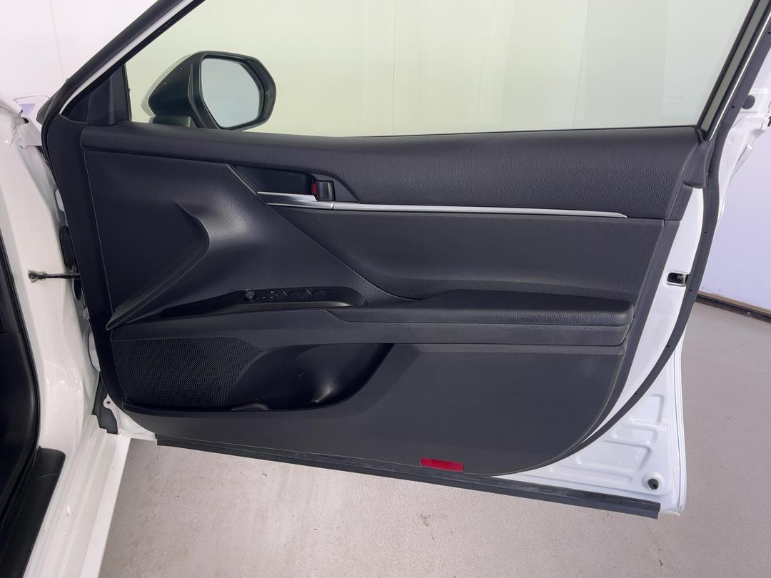 Photo '15' of Toyota Camry