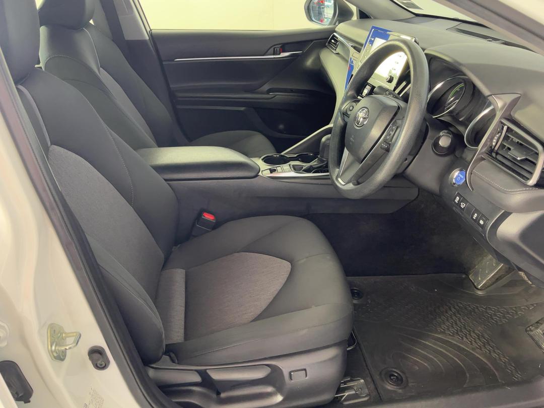 Photo '16' of Toyota Camry