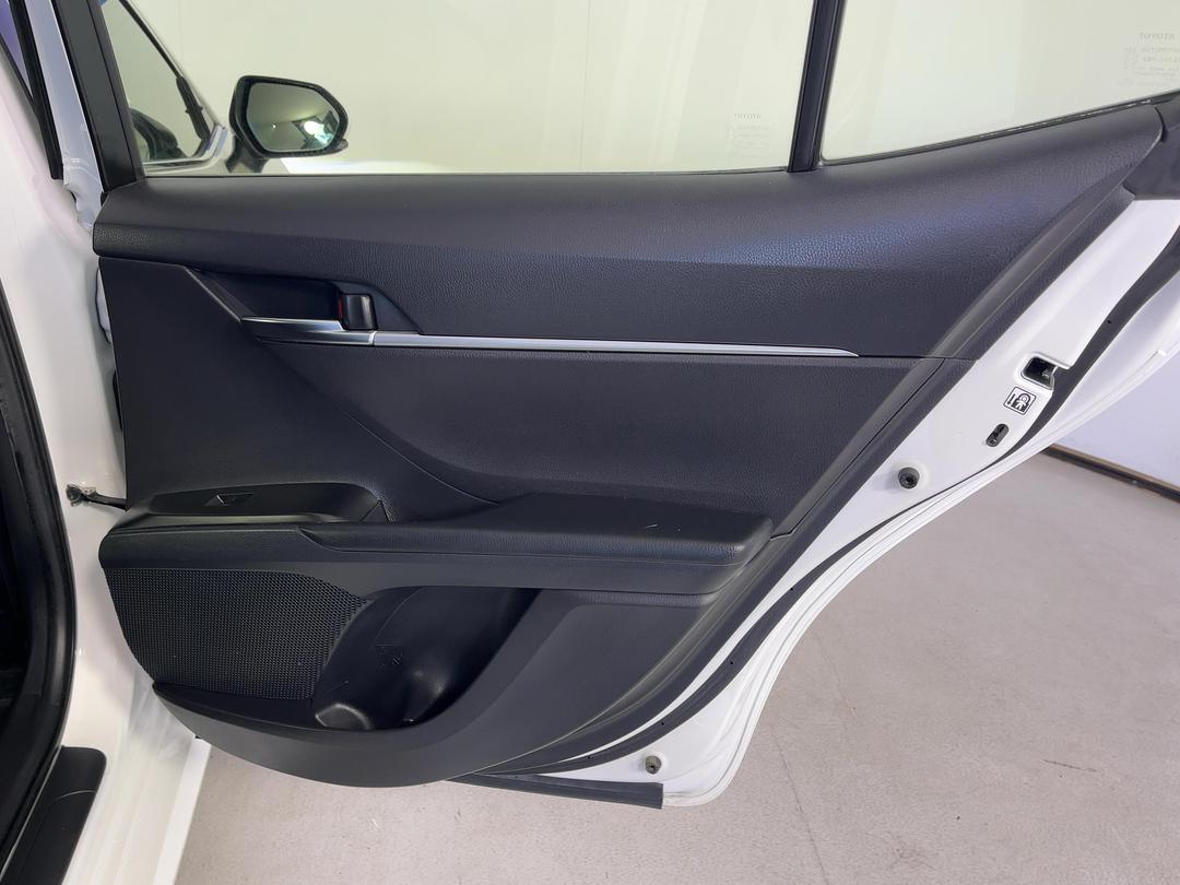 Photo '19' of Toyota Camry