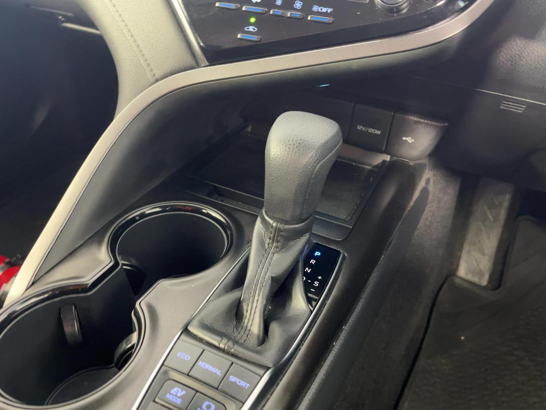 Photo '18' of Toyota Camry