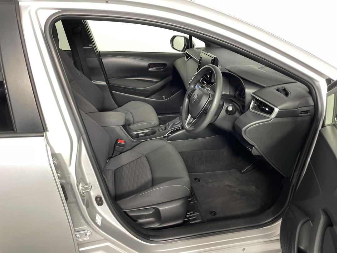 Photo '16' of Toyota Corolla