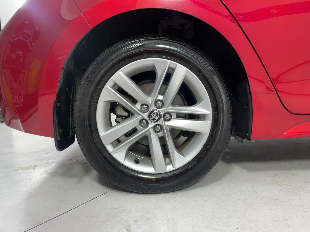 Photo '12' of Toyota Corolla