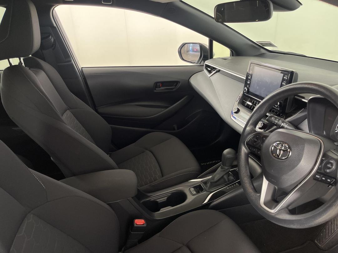 Photo '16' of Toyota Corolla