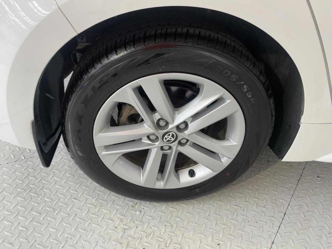 Photo '12' of Toyota Corolla