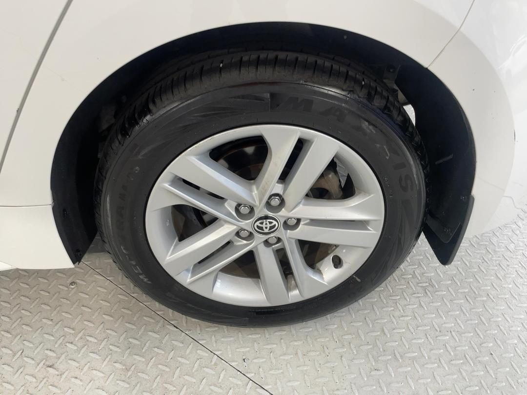 Photo '11' of Toyota Corolla