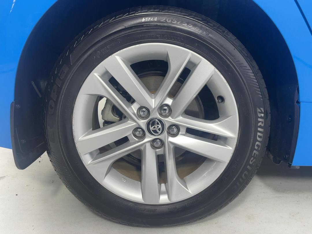 Photo '12' of Toyota Corolla
