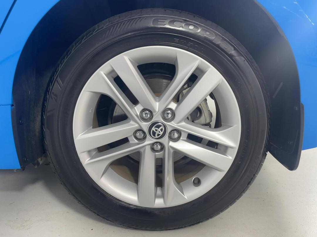 Photo '11' of Toyota Corolla