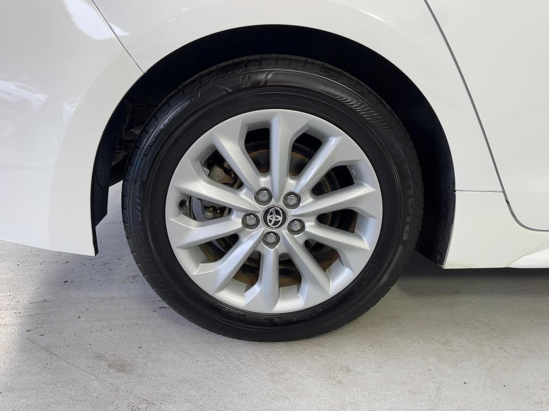 Photo '12' of Toyota Corolla