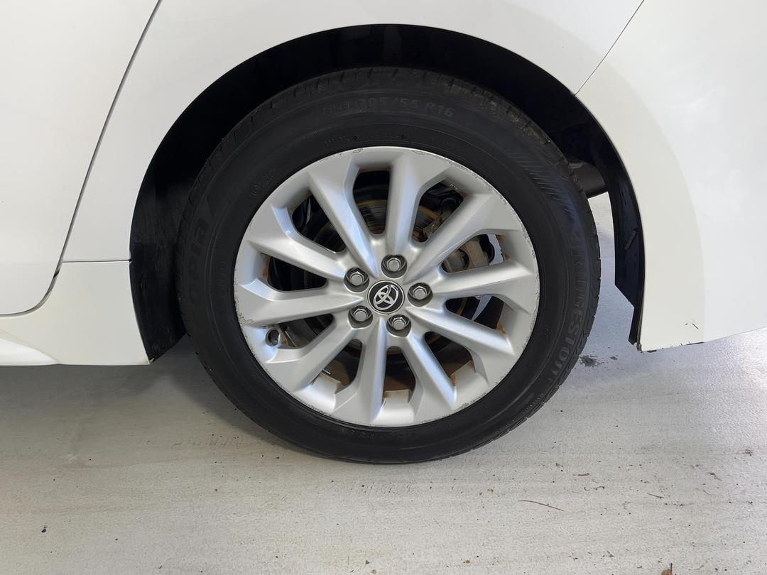 Photo '11' of Toyota Corolla
