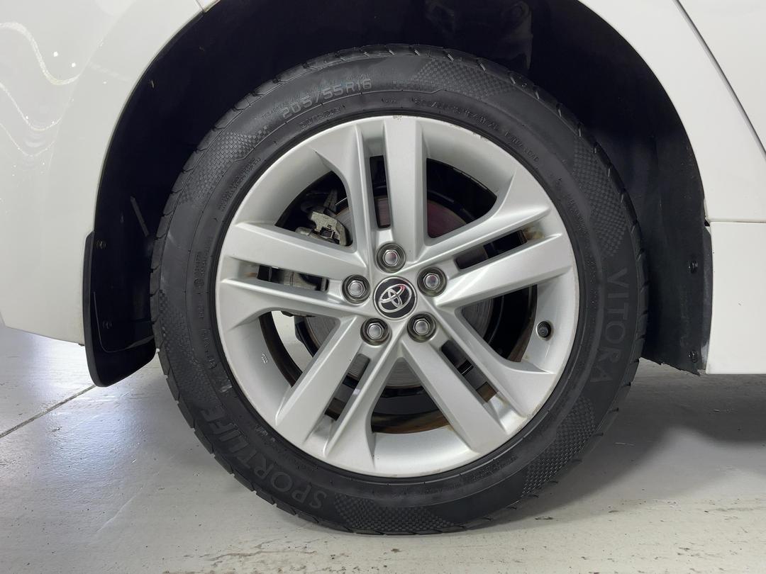 Photo '12' of Toyota Corolla