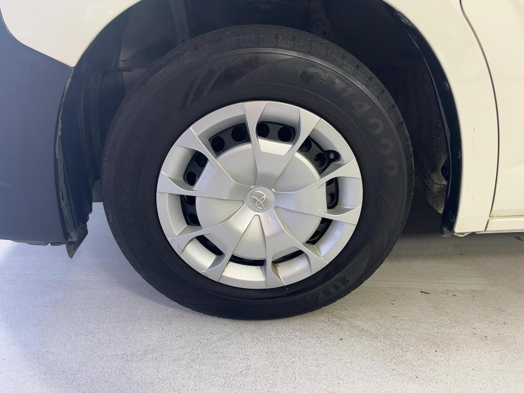 Photo '10' of Toyota Hiace