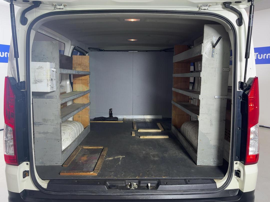 Photo '14' of Toyota Hiace