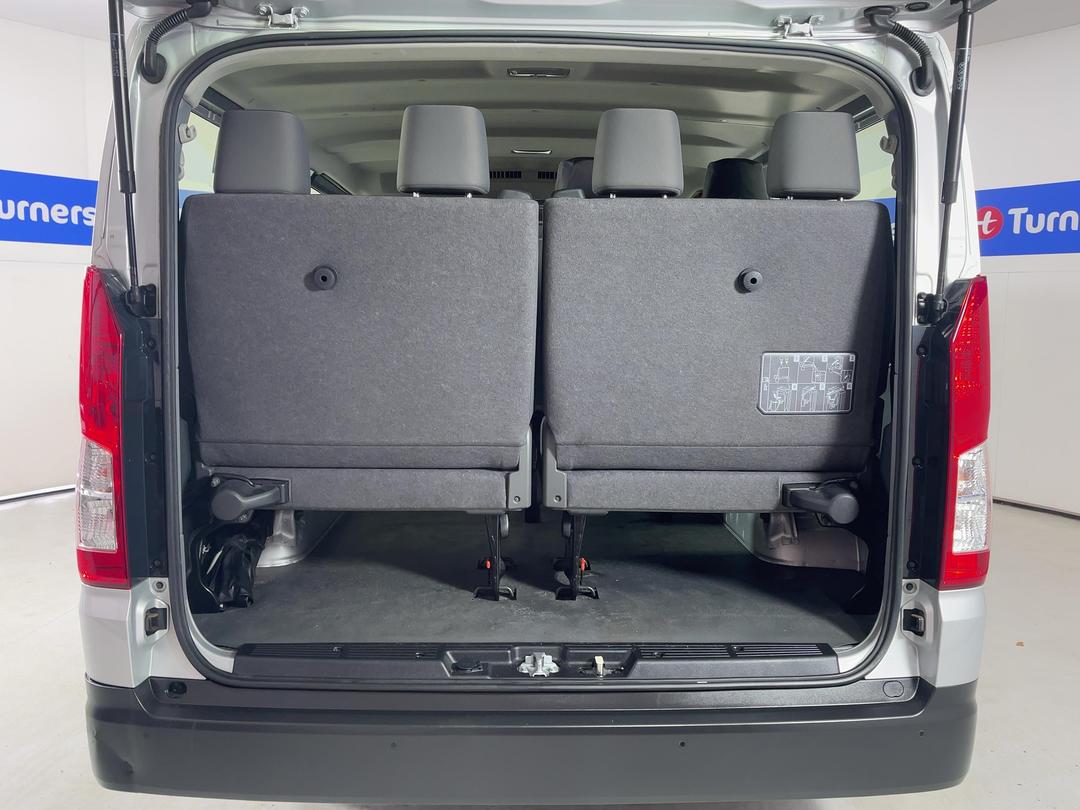 Photo '14' of Toyota Hiace