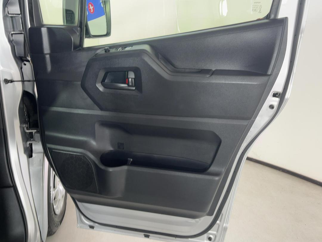 Photo '15' of Toyota Hiace