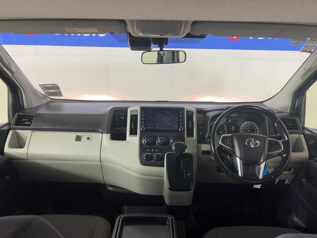 Photo '17' of Toyota Hiace