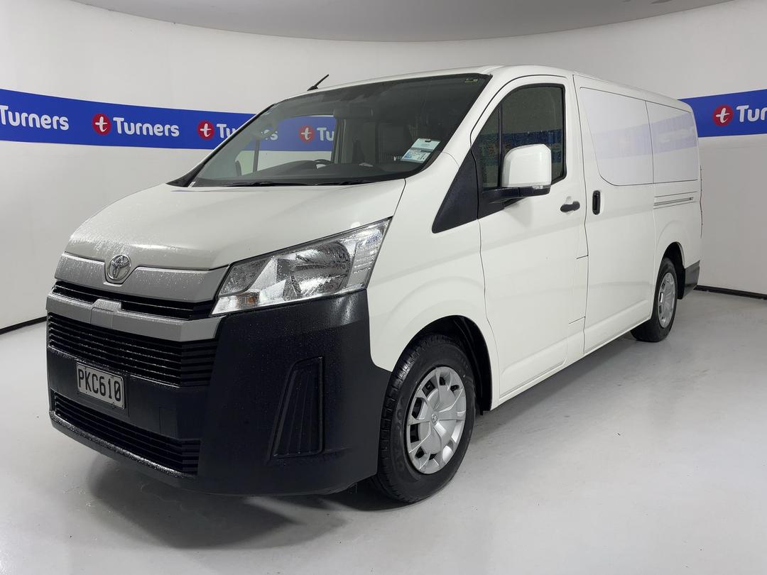 Photo '4' of Toyota Hiace
