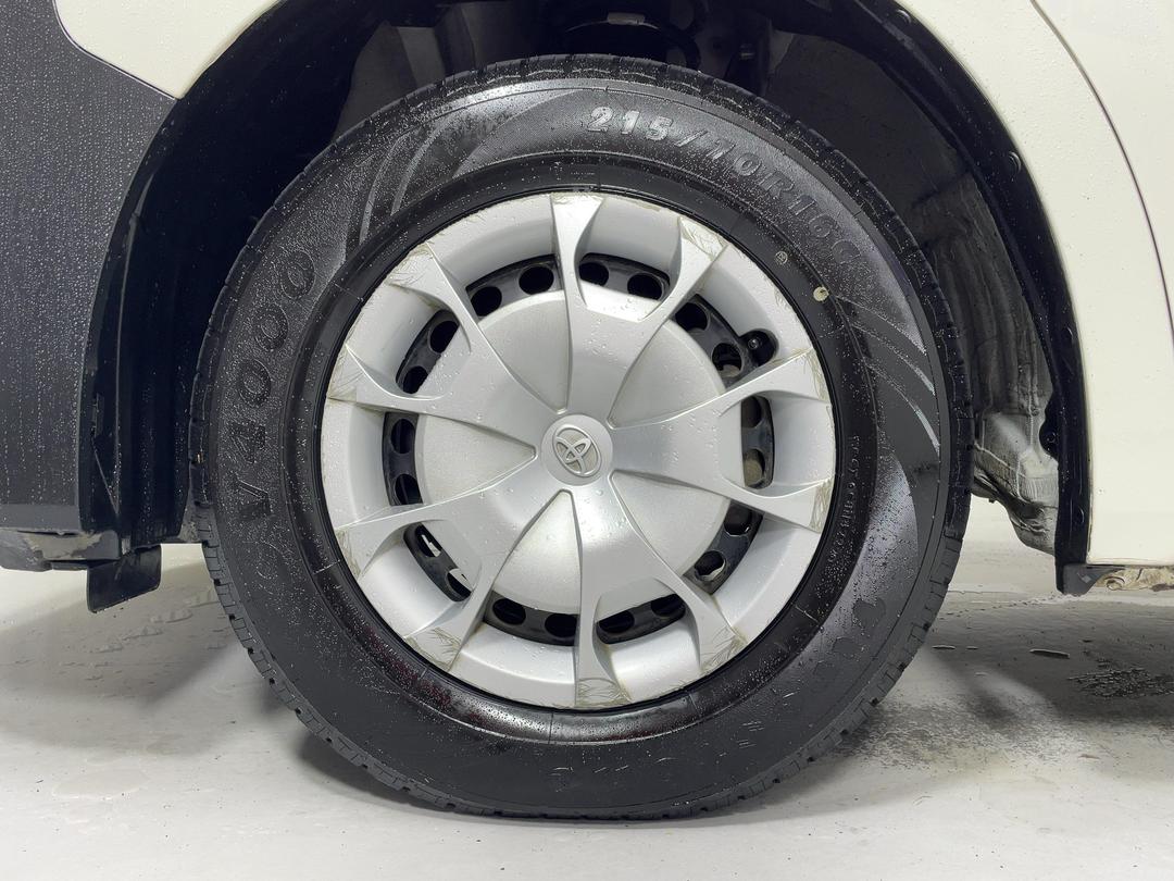 Photo '10' of Toyota Hiace