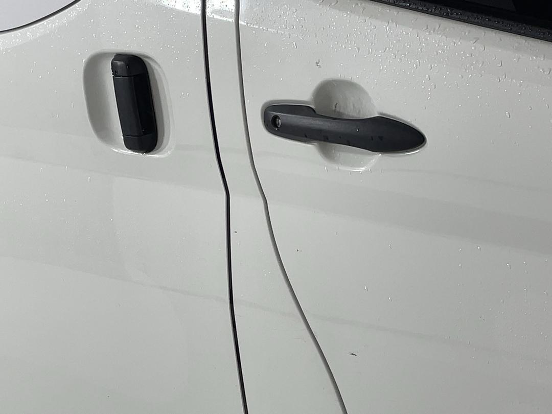Photo '25' of Toyota Hiace