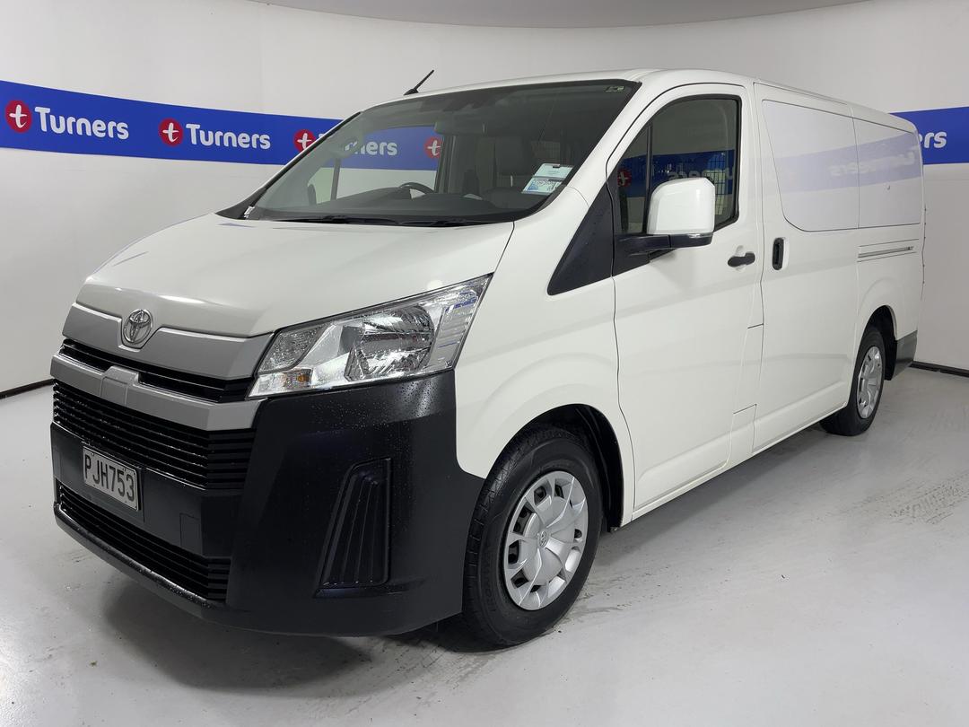 Photo '4' of Toyota Hiace