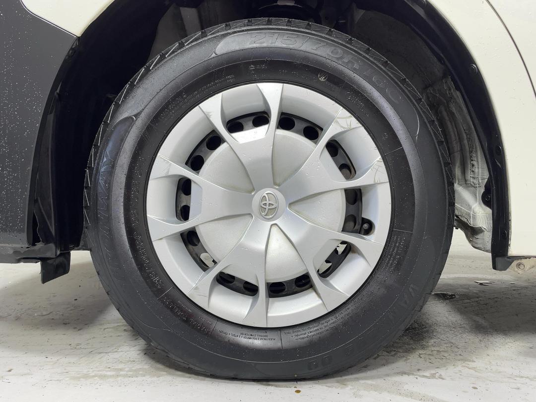 Photo '10' of Toyota Hiace