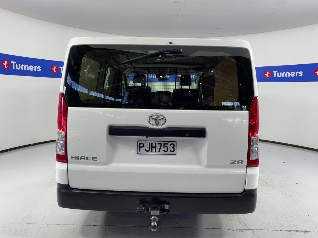 Photo '6' of Toyota Hiace