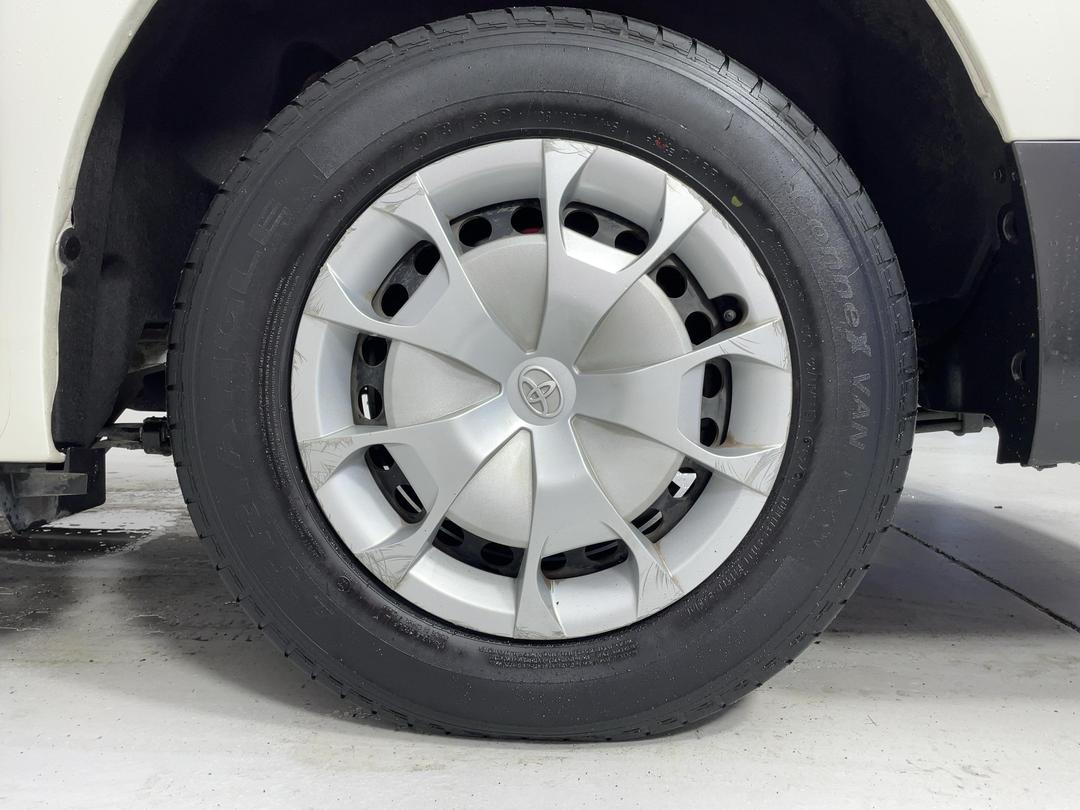 Photo '11' of Toyota Hiace