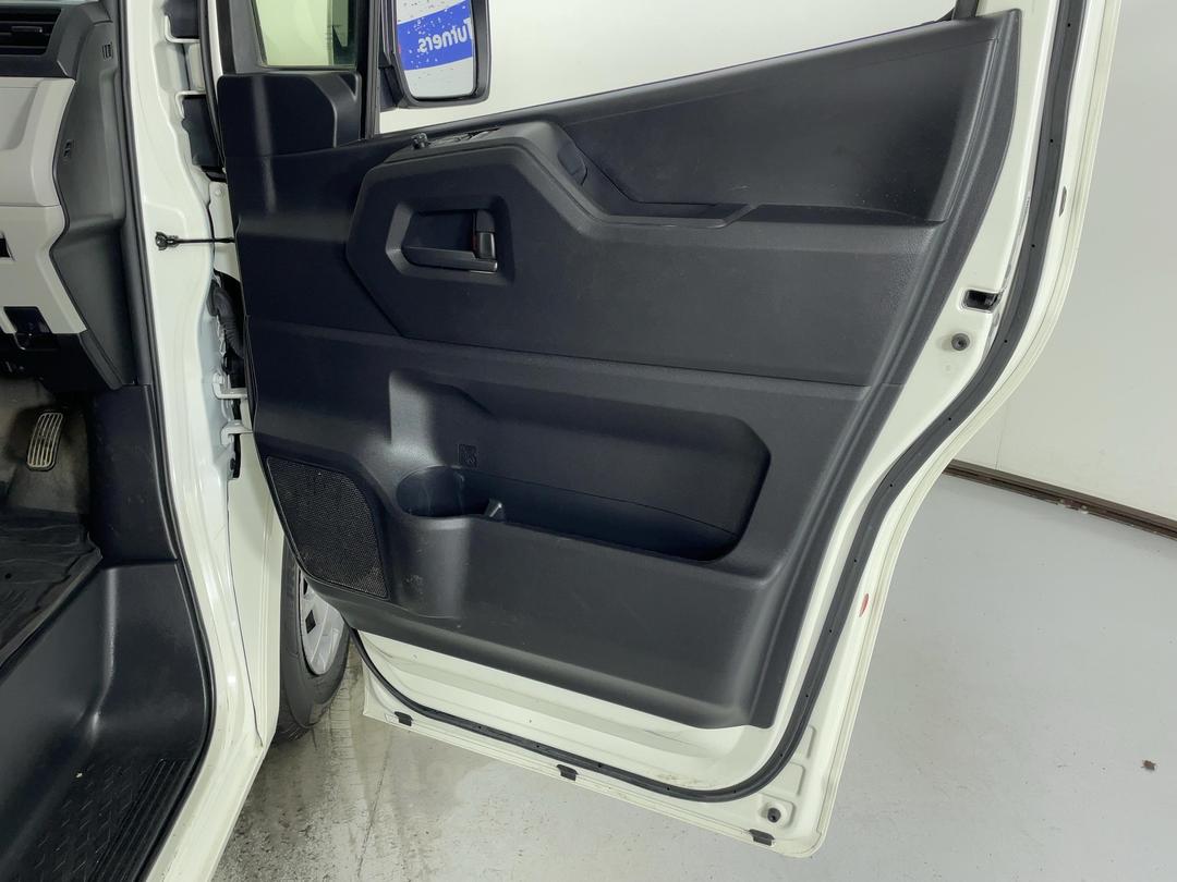 Photo '15' of Toyota Hiace
