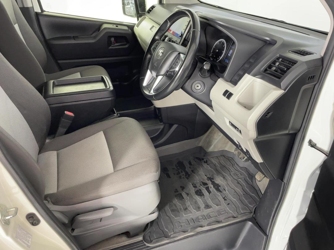 Photo '16' of Toyota Hiace