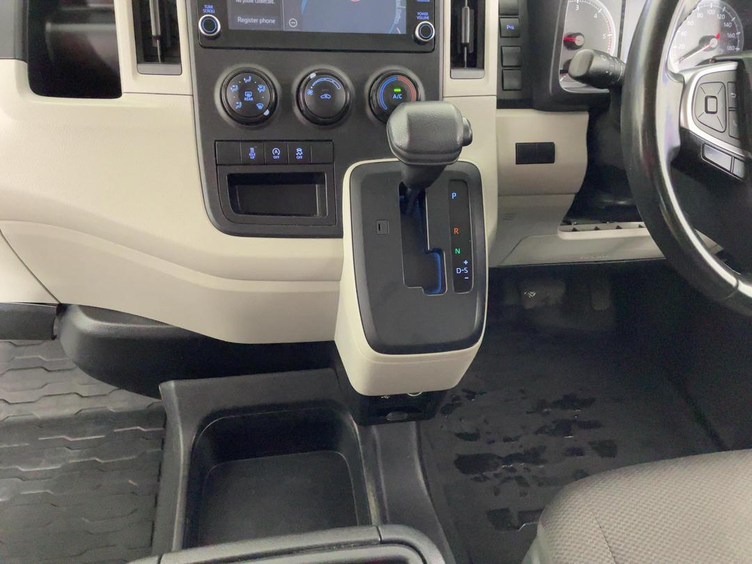 Photo '18' of Toyota Hiace