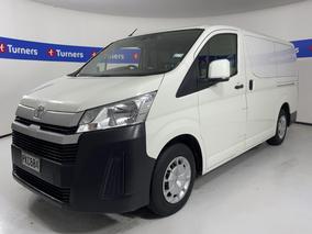 Photo '4' of Toyota Hiace