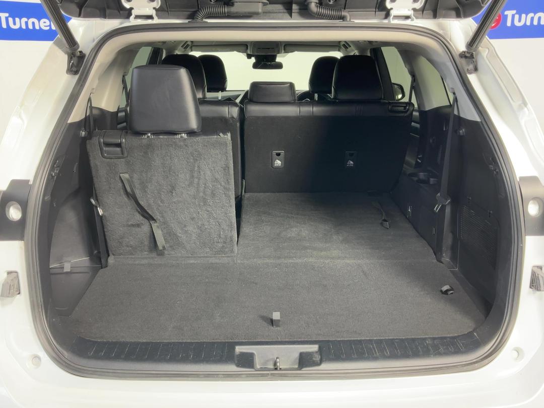 Photo '14' of Toyota Highlander