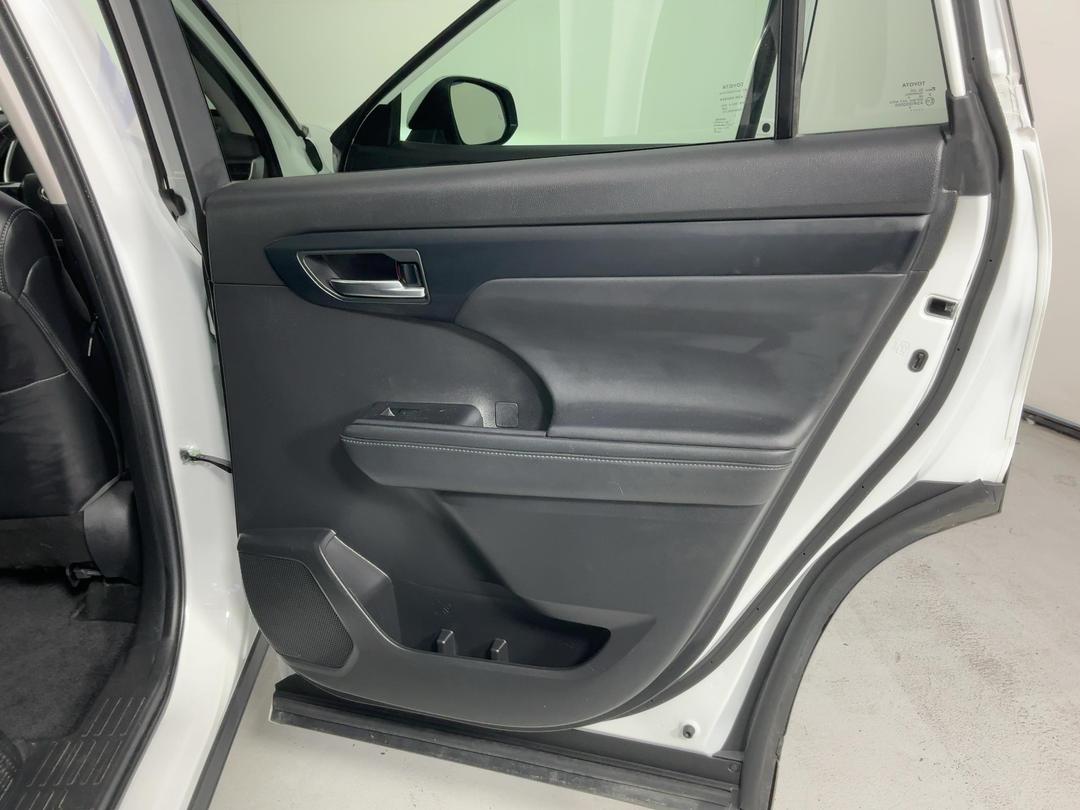 Photo '19' of Toyota Highlander