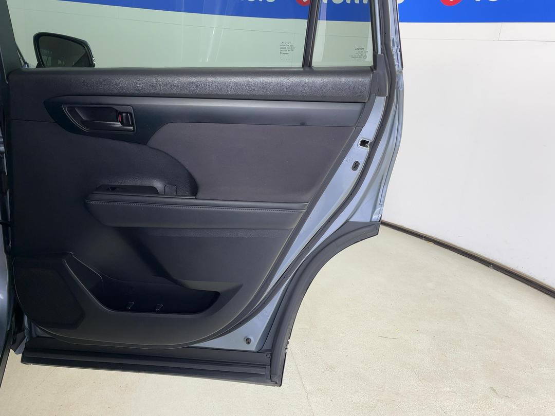 Photo '19' of Toyota Highlander