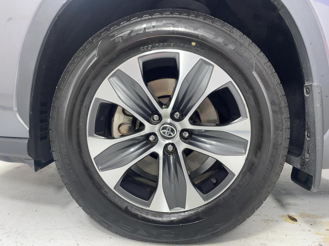 Photo '10' of Toyota Highlander