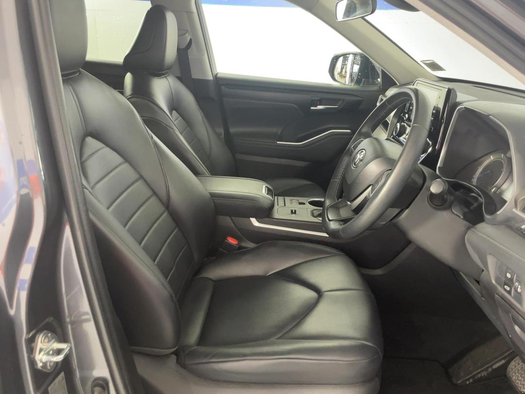 Photo '16' of Toyota Highlander