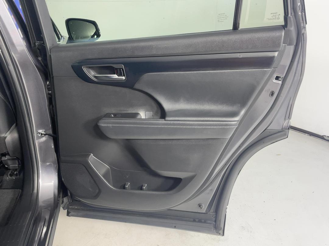 Photo '19' of Toyota Highlander