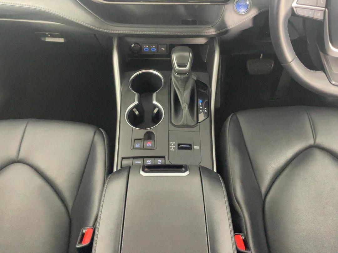 Photo '18' of Toyota Highlander