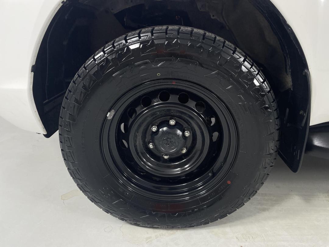 Photo '10' of Toyota Hilux