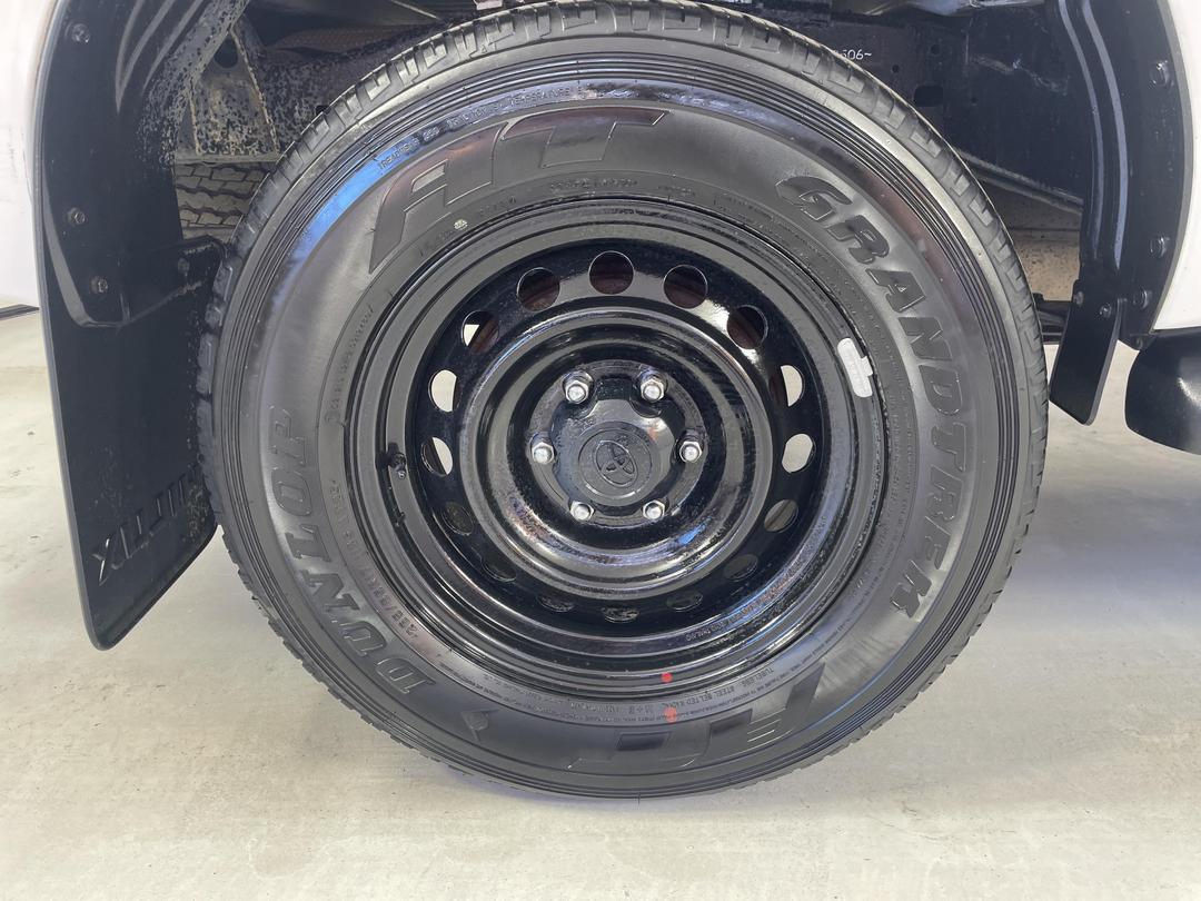 Photo '12' of Toyota Hilux